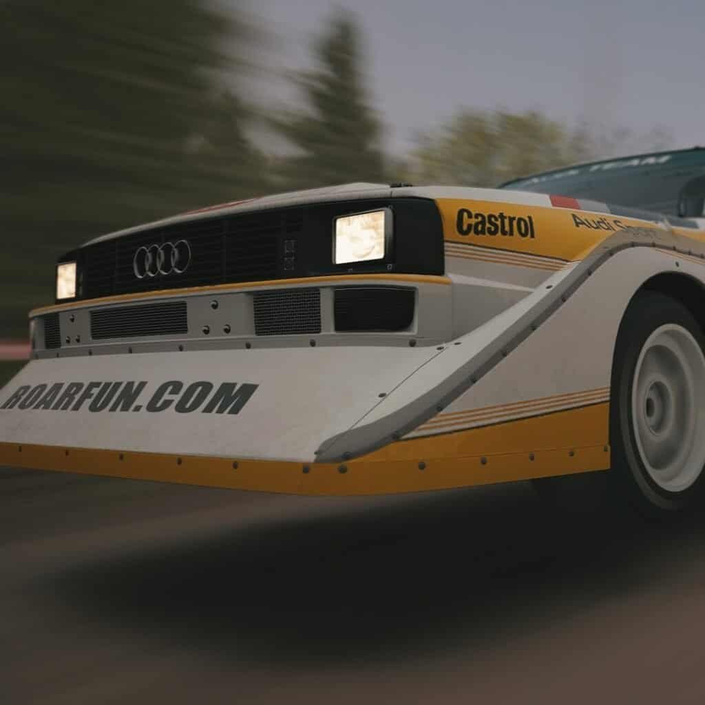 Audi Rally car se simulátorem rallye.