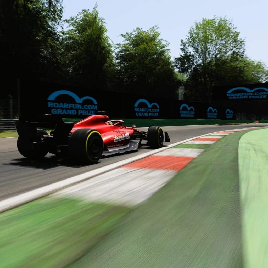 Pronájem hybridního závodního simulátoru Formule 1 Monza v Ostravě. Pronájem hybridních simulátorů formule Monza pro firemní akce s podporou brandingu v ČR